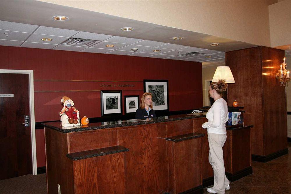 Отель Hampton By Hilton Братлборо Интерьер фото