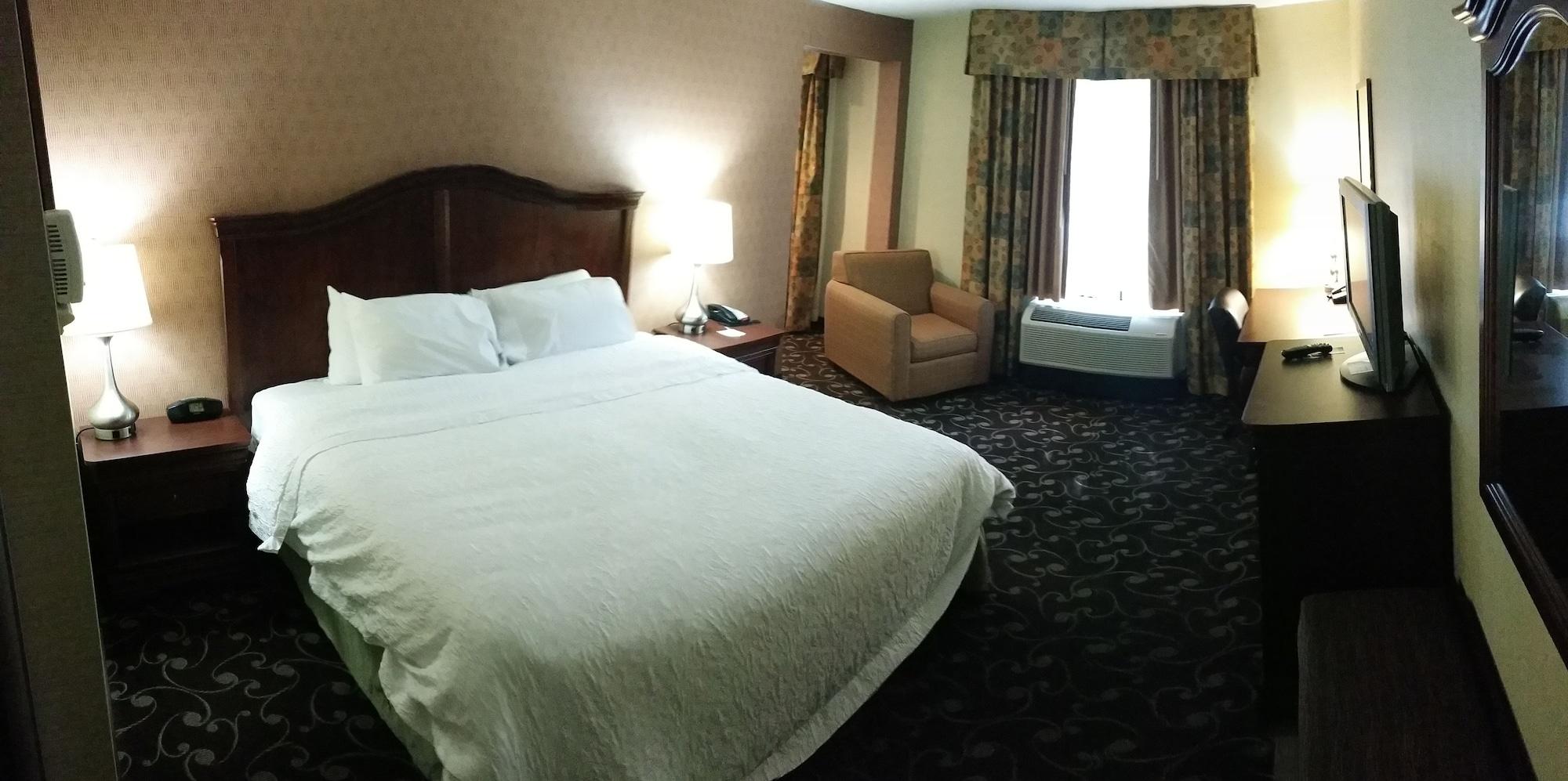 Отель Hampton By Hilton Братлборо Экстерьер фото